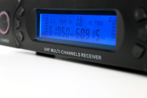 Radiomicrofono professionale doppio trasmettitore Uhf-702